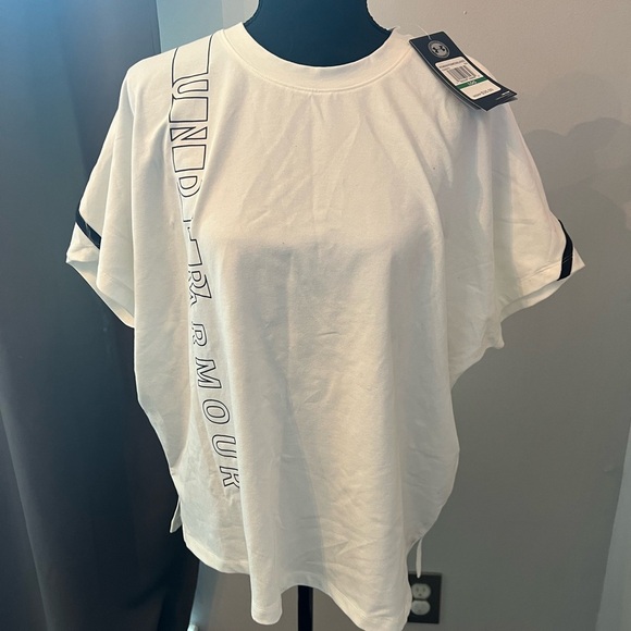 Under Armour Women's Lighter Longer Short Sleeve Large NWT - Picture 2 of 8